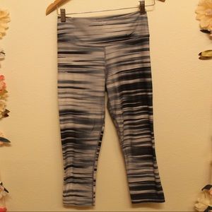 Nike Women’s Workout Cropped Leggings, Black&White